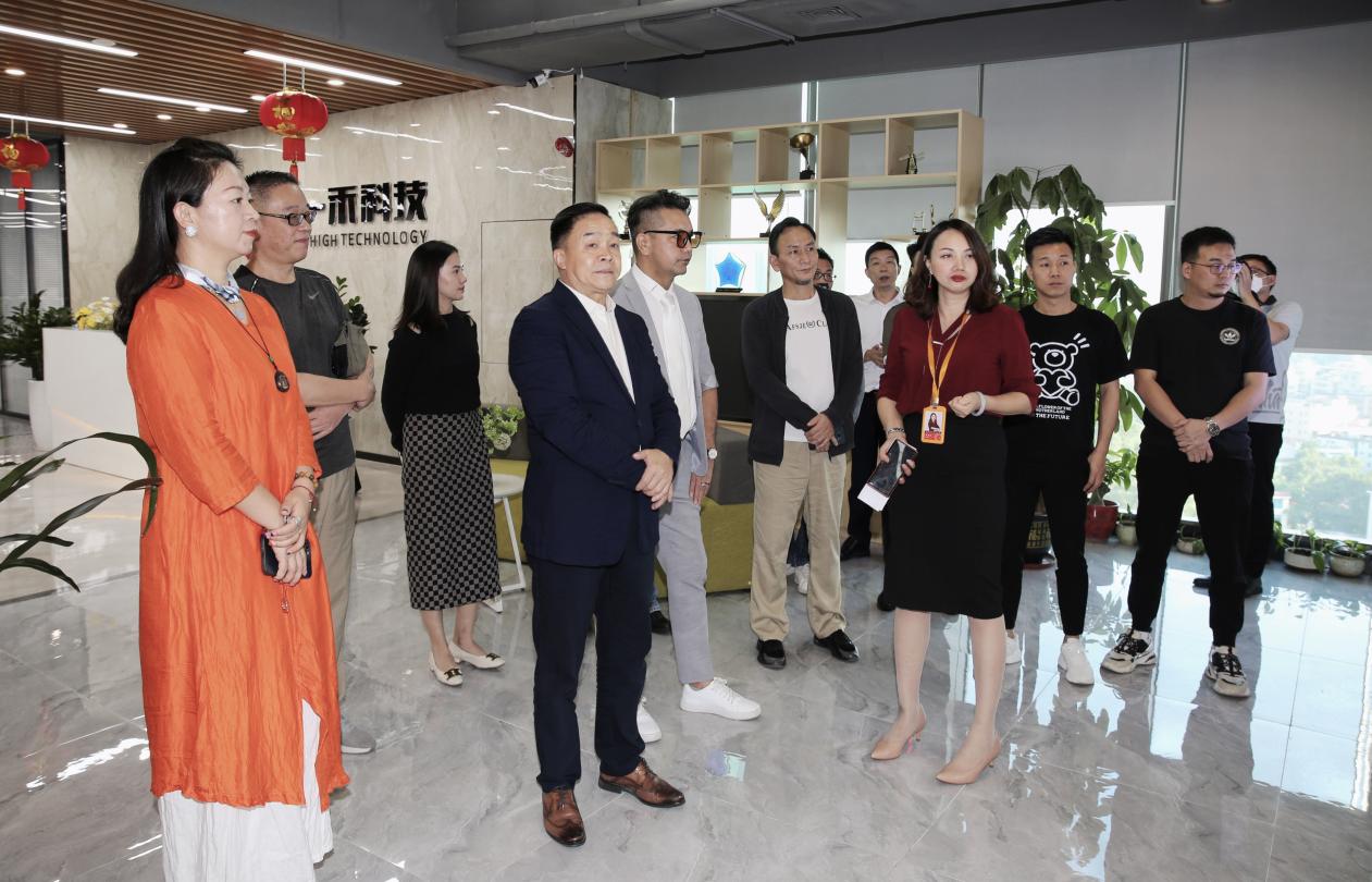 深圳市室内设计师协会设计师参观9888拉斯维加斯科技